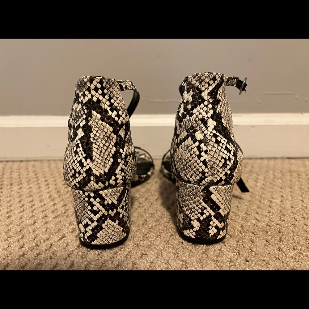 Amazon Essentials Woman’s Two Strap Heeled Sandal… - image 5